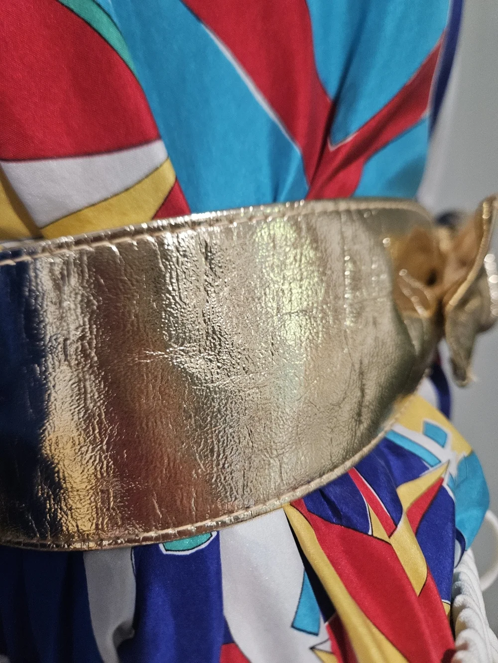 Vintage Metallic Gold Statement Waist Belt. Size Small